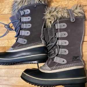 Sorel Joan of Arctic Winter Boot Gray size 6.5